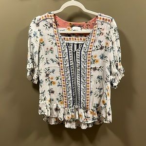 Size small Lucky Brand top.